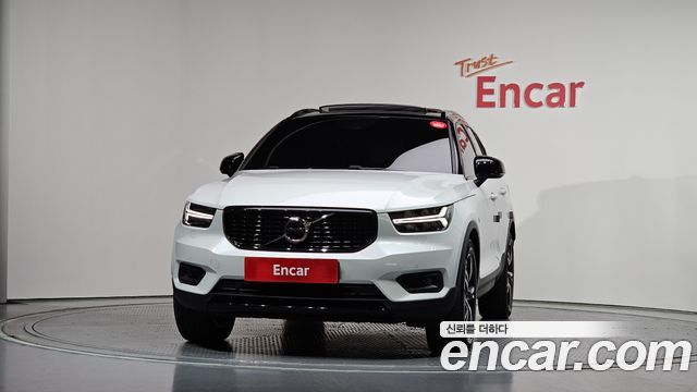 Volvo XC40 B4 R-Design - фото 2