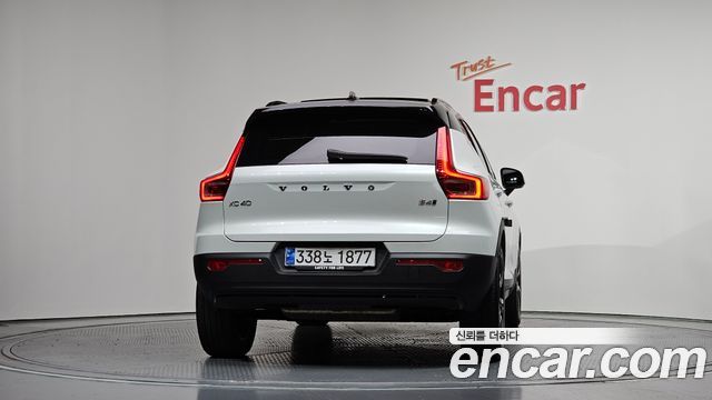 Volvo XC40 B4 R-Design - фото 3