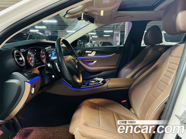 Mercedes-Benz E-Class W213 E220d 4MATIC Avantgarde - фото 4