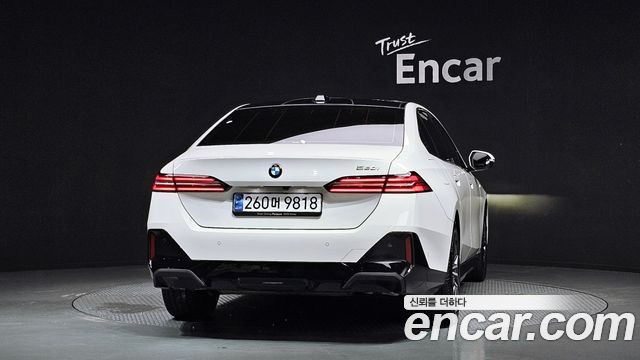 BMW 5-Series G60 520i M Sport - фото 3