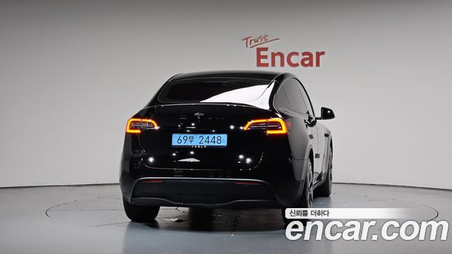 Tesla Model Y RWD - фото 2