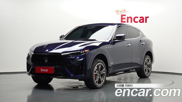Maserati Levante 3.0 S AWD - фото 0