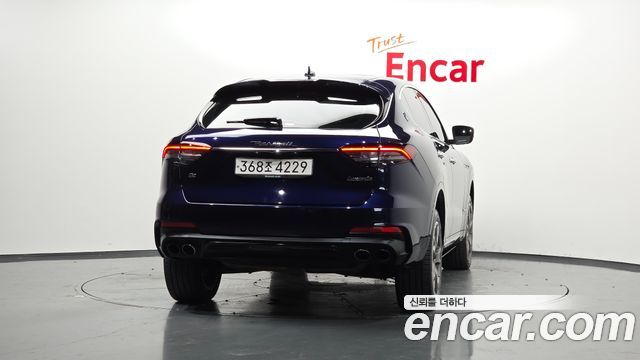 Maserati Levante 3.0 S AWD - фото 3