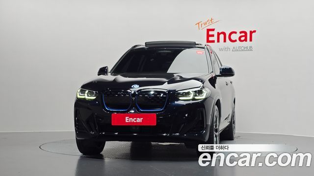 BMW iX3 M Sports - фото 2