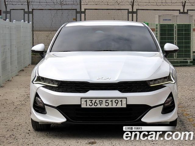 Kia K5 3-го поколения 2.0 Prestige - фото 0