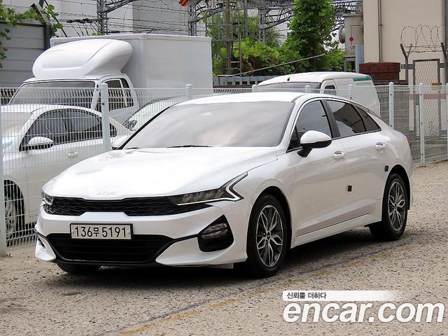 Kia K5 3-го поколения 2.0 Prestige - фото 1