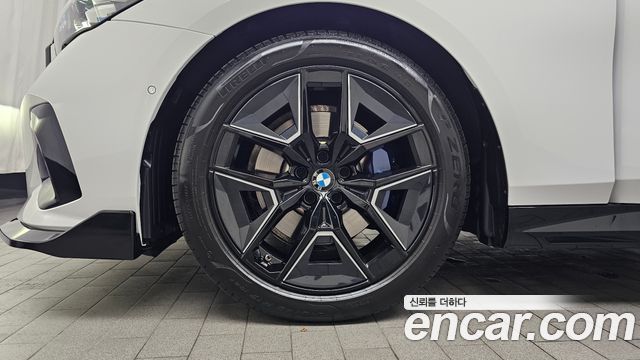 BMW 5-Series G60 520i M Sport - фото 4
