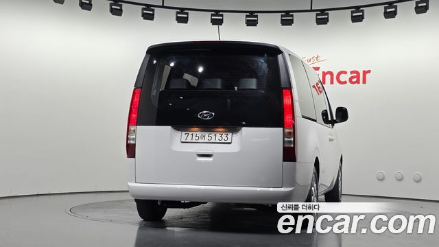 Hyundai Staria Tourer 11-Seater Modern - фото 3