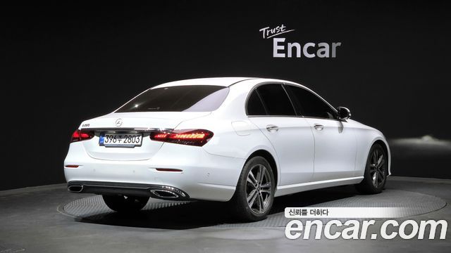 Mercedes-Benz E-Class W213 E250 Avantgarde - фото 1