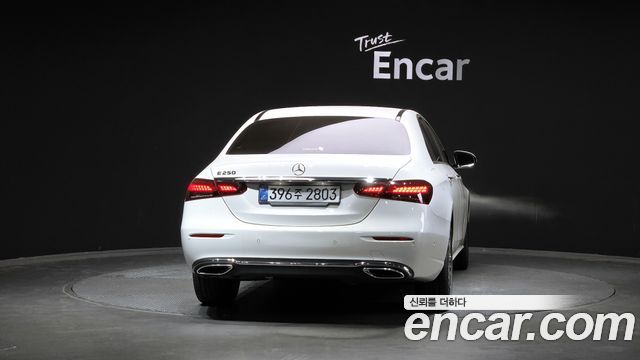 Mercedes-Benz E-Class W213 E250 Avantgarde - фото 3