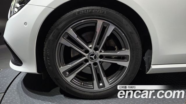 Mercedes-Benz E-Class W213 E250 Avantgarde - фото 4