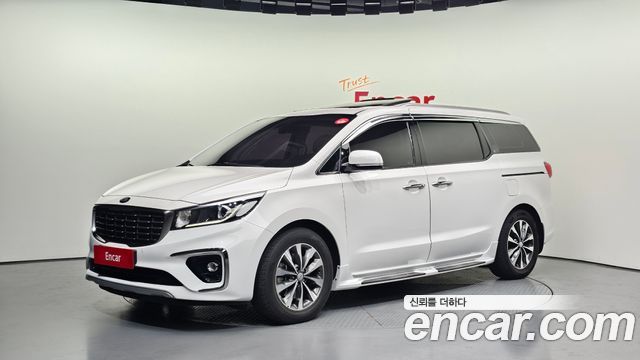 Kia Carnival Новый 9-Seater Luxury - фото 0