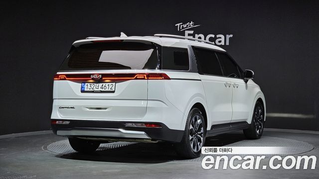 Kia Carnival 4-го поколения 9-Seater Signature - фото 1