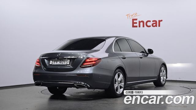 Mercedes-Benz E-Class W213 E200 Avantgarde - фото 1