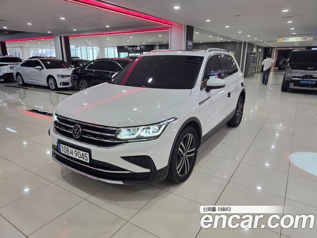 Volkswagen Tiguan 2-го поколения 2.0 TDI Prestige - фото 0