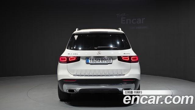 Mercedes-Benz GLB-Class X247 GLB220 - фото 3