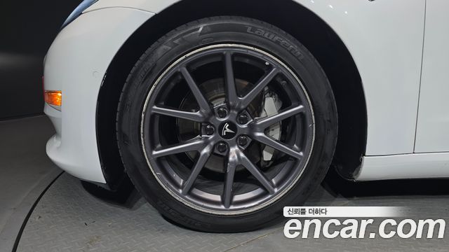Tesla Model 3 Long Range AWD - фото 4