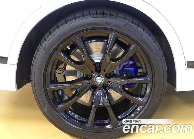 BMW X7 G07 M60i xDrive M sport 6STR - фото 4