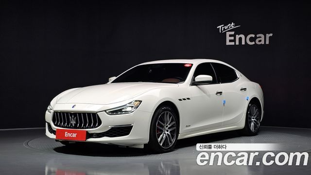 Maserati Ghibli 3.0 Diesel GranLusso 3rd - фото 0