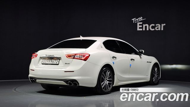 Maserati Ghibli 3.0 Diesel GranLusso 3rd - фото 1