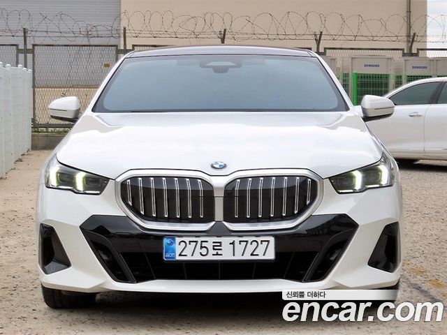 BMW 5-Series G60 520i M Sport - фото 0