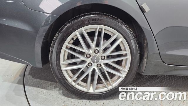 Genesis G70 2.0T Elite - фото 4