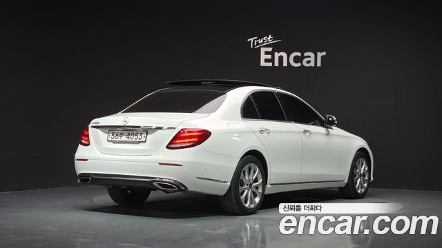 Mercedes-Benz E-Class W213 E300 Exclusive - фото 1
