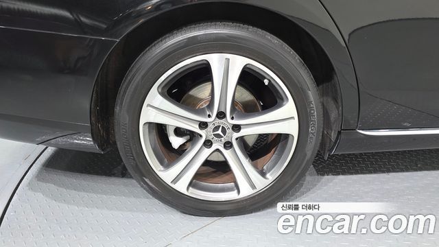 Mercedes-Benz E-Class W213 E300 Avantgarde - фото 4