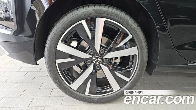 Volkswagen Golf 8-го поколения 2.0 TDI Prestige - фото 4