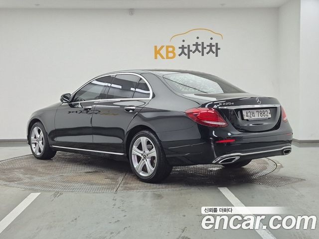 Mercedes-Benz E-Class W213 E220d Avantgarde - фото 2