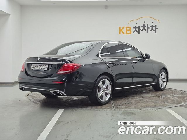 Mercedes-Benz E-Class W213 E220d Avantgarde - фото 3