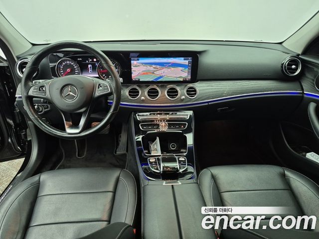 Mercedes-Benz E-Class W213 E220d Avantgarde - фото 4