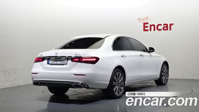 Mercedes-Benz E-Class W213 E350 4MATIC Exclusive - фото 1