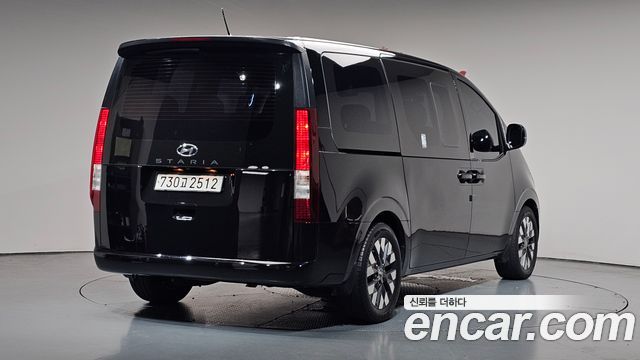Hyundai Staria Tourer 11-Seater Modern - фото 0