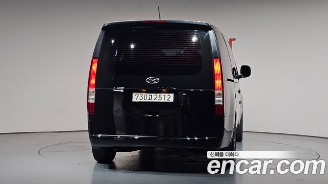 Hyundai Staria Tourer 11-Seater Modern - фото 2