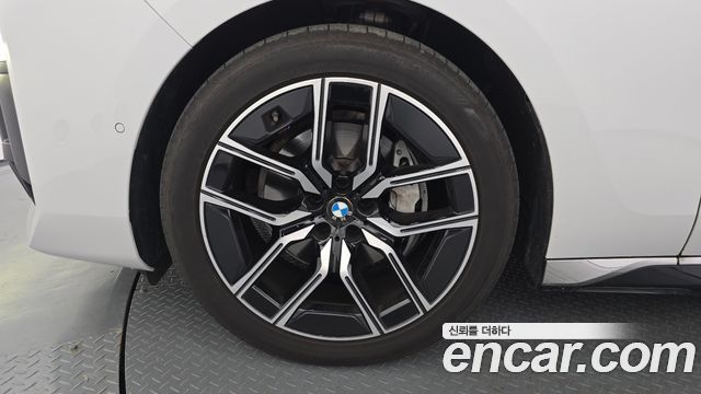 BMW 7-Series G70 740d xDrive M Sport - фото 4
