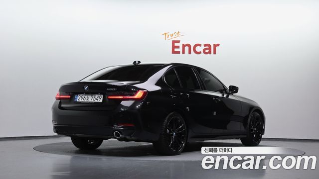 BMW 3-Series G20 320i - фото 1