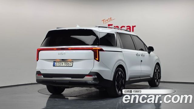 Kia Carnival Новый 4-го поколения 7-Seater Signature - фото 1