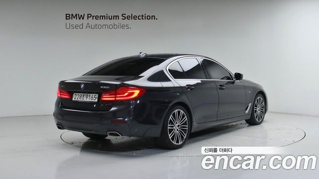 BMW 5-Series G30 530i xDrive M Sport Package Plus - фото 3