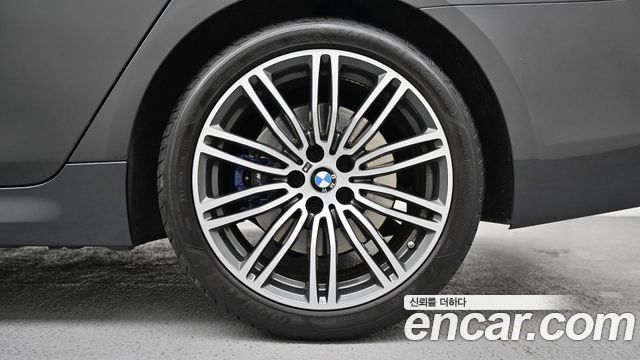 BMW 5-Series G30 530i xDrive M Sport Package Plus - фото 4