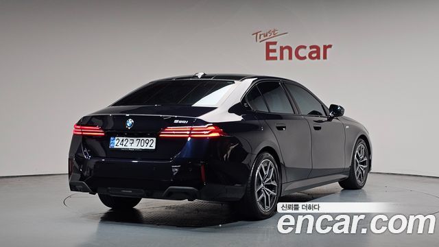 BMW 5-Series G60 520i M Sport - фото 1