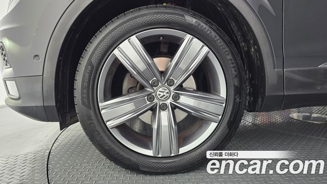 Volkswagen Tiguan 2-го поколения 2.0 TDI 4Motion Prestige - фото 4