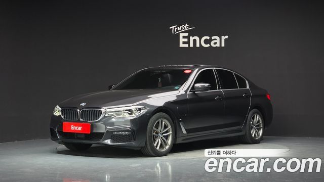 BMW 5-Series G30 530e M Sport - фото 0