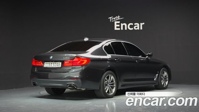 BMW 5-Series G30 530e M Sport - фото 1