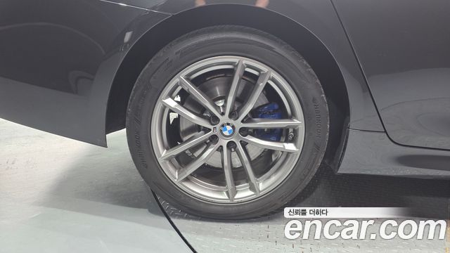 BMW 5-Series G30 530e M Sport - фото 4