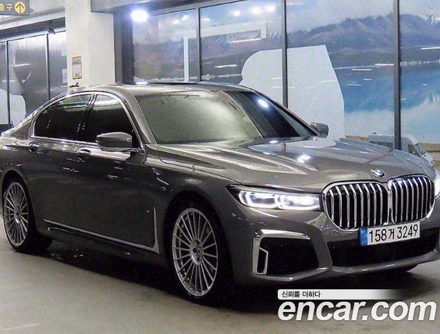 BMW 7-Series G11 740i M Sport - фото 1