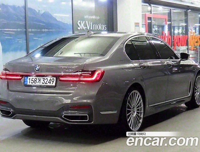 BMW 7-Series G11 740i M Sport - фото 3