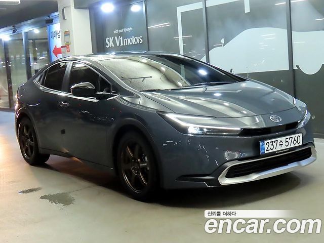 Toyota Prius 5-го поколения 2.0 PHEV SE - фото 0