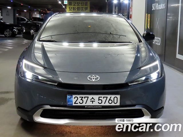 Toyota Prius 5-го поколения 2.0 PHEV SE - фото 1