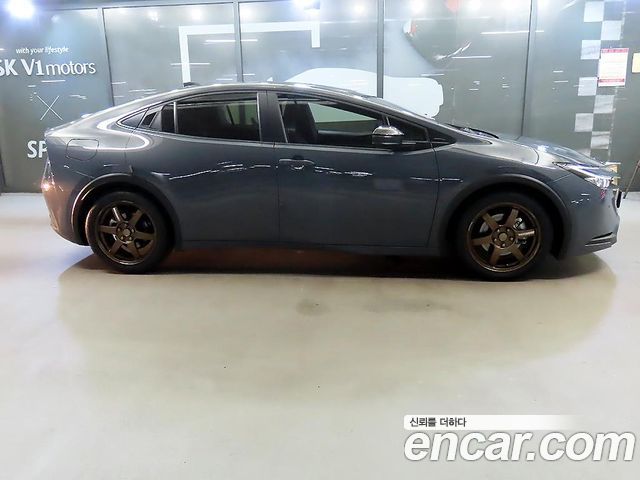 Toyota Prius 5-го поколения 2.0 PHEV SE - фото 2